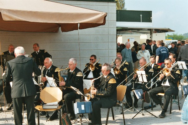 A band played well known songs !