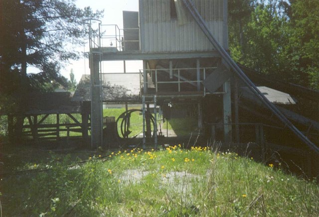 A machine for emptying the mine cars !