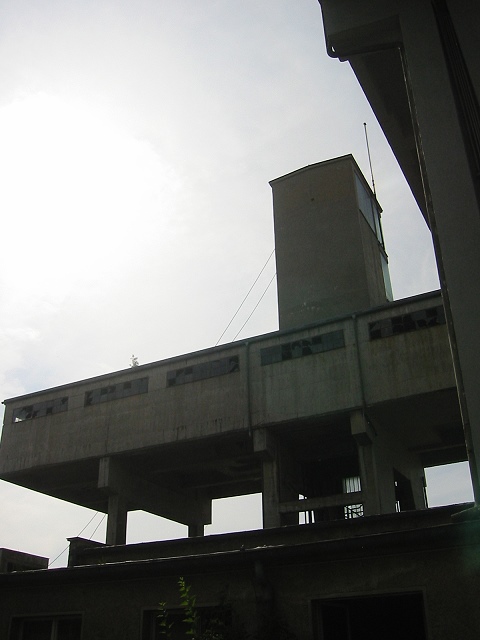 A winding tower as contre-jour shot !